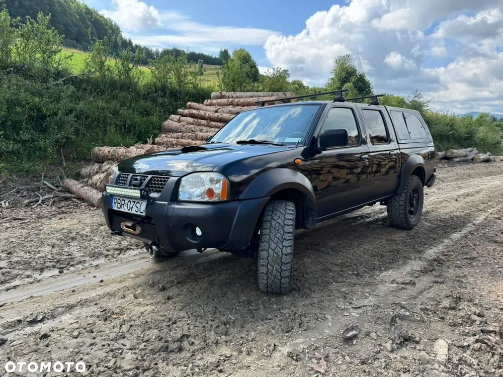 Nissan Pickup - 5