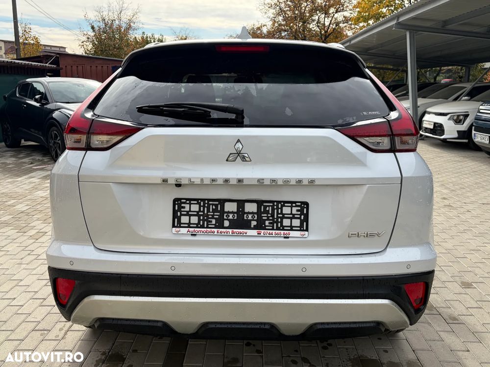 Mitsubishi Eclipse-Cross - 13