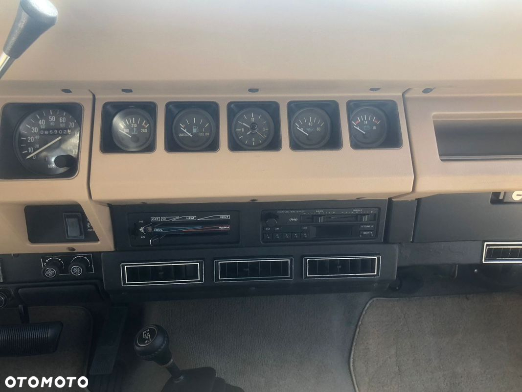 Jeep Wrangler - 14