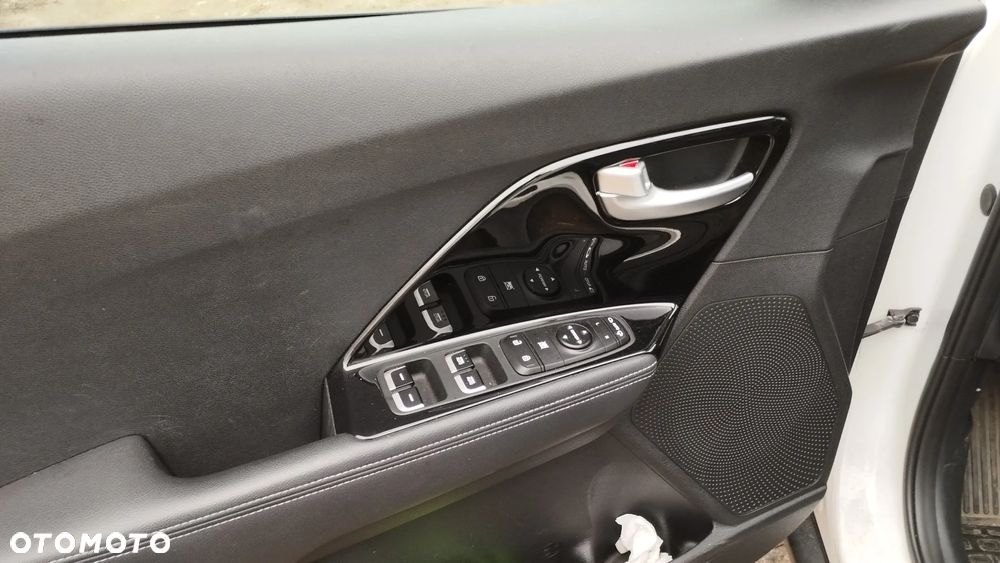Kia Niro ver-1-6-gdi-hybrid-l - 6