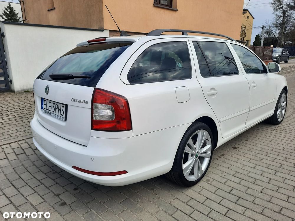 Skoda Octavia 2.0 TDI CR DPF RS - 11