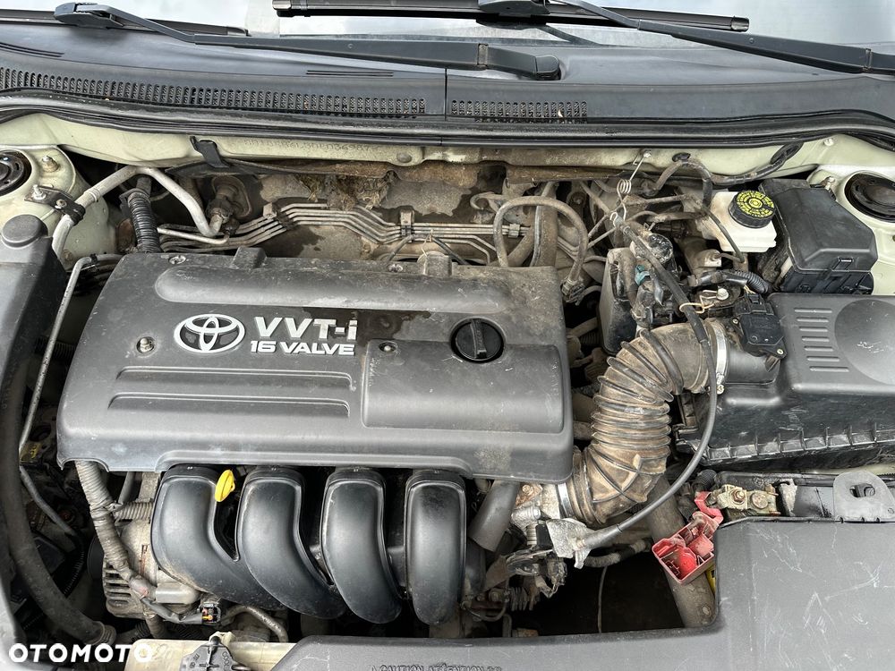 Toyota Avensis - 11