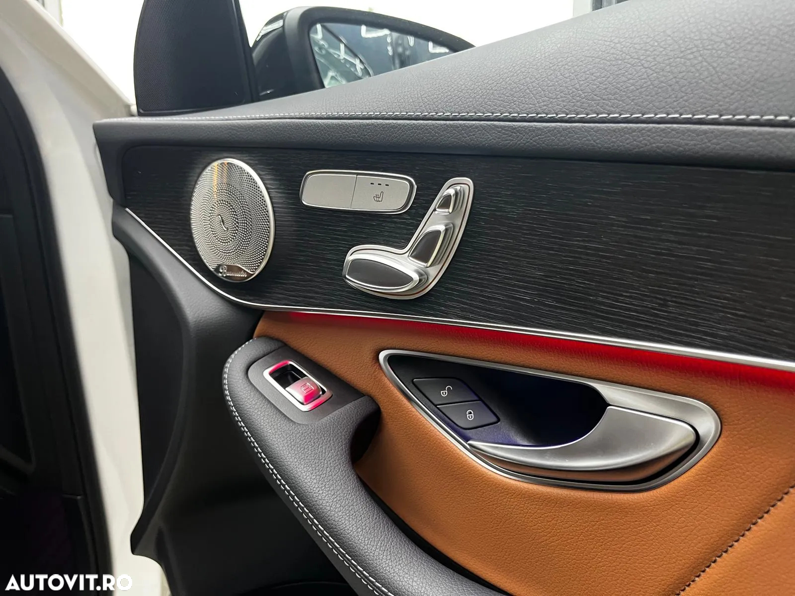 Mercedes-Benz GLC Coupe 300 4Matic 9G-TRONIC AMG Line - 29
