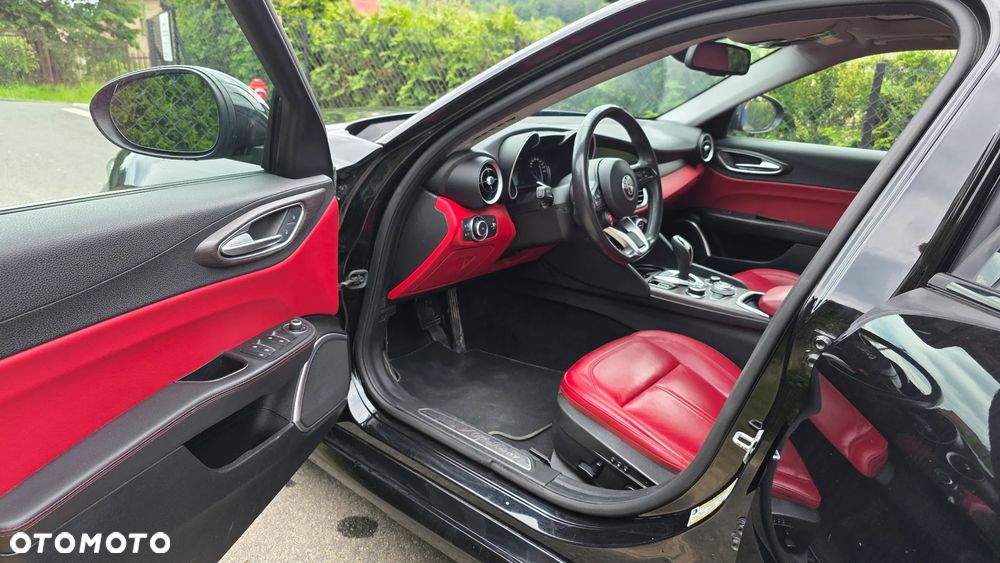 Alfa Romeo Giulia 2.0 Turbo TI Q4 - 24