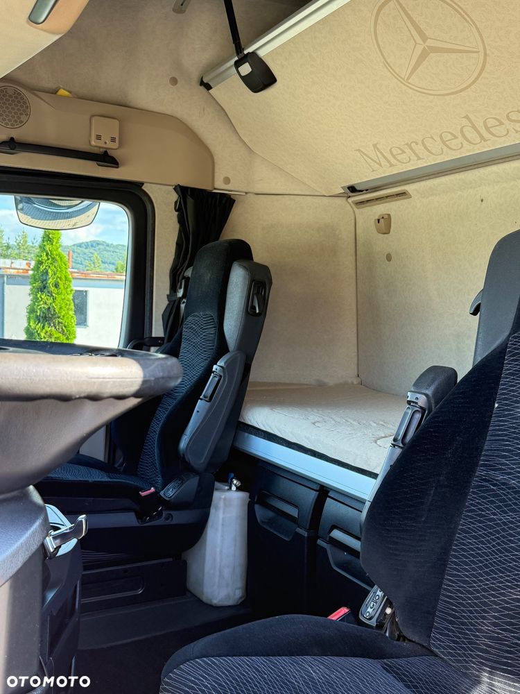 Mercedes-Benz ACTROS - 10