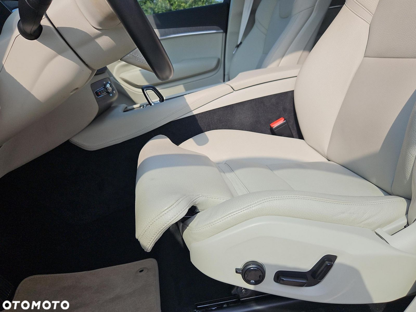 Volvo XC 90 - 22