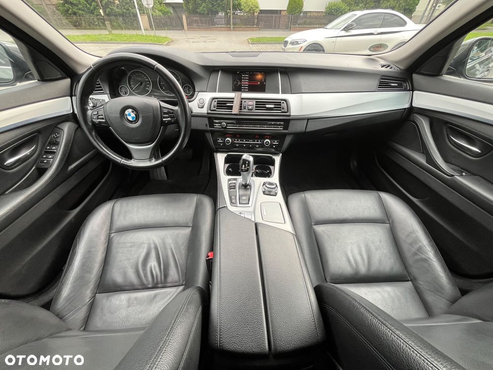 BMW Seria 5 520d xDrive - 17