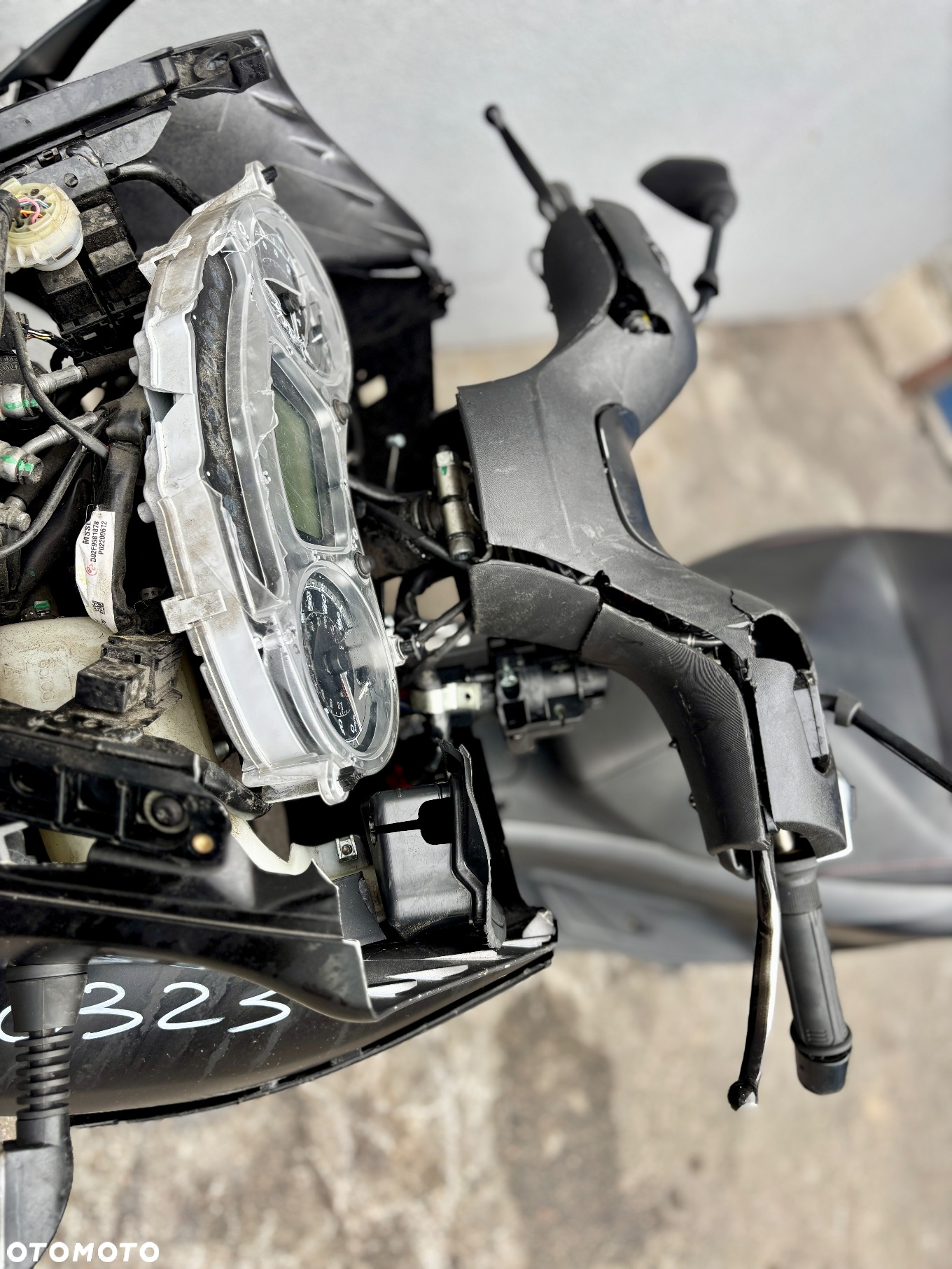 Piaggio MP-3 - 10