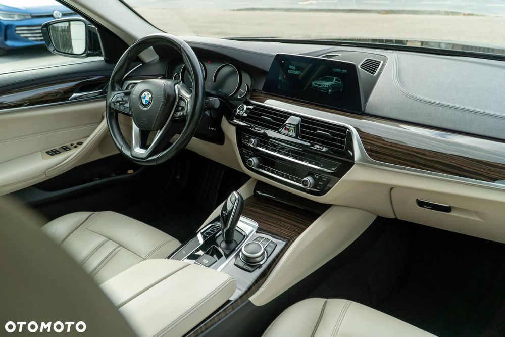 BMW Seria 5 520d xDrive Luxury Line - 13