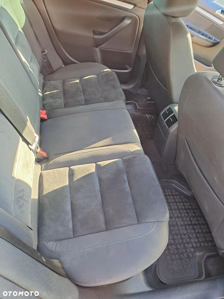 Volkswagen Golf VI 1.6 TDI Comfortline - 9