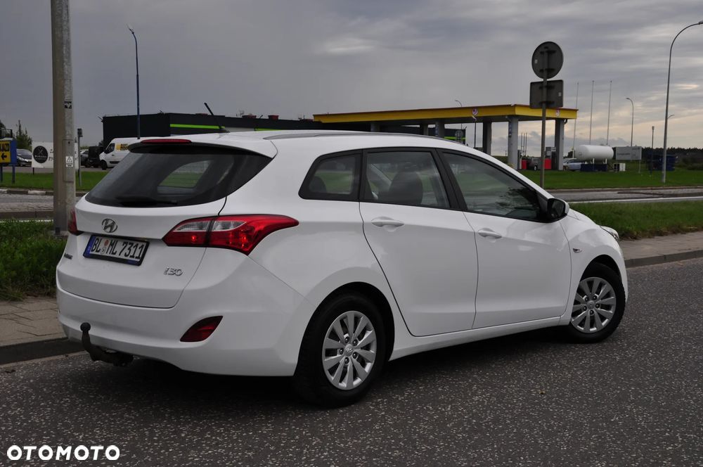 Hyundai i30 blue 1.4 Style - 5