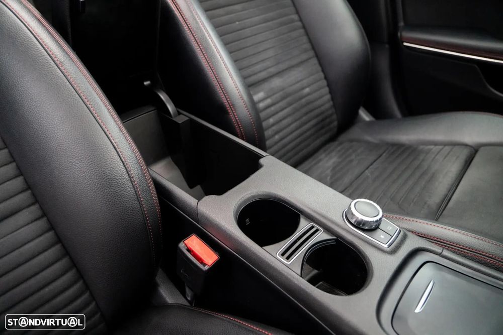 Mercedes-Benz GLA 180 (CDI) d 7G-DCT AMG Line - 23