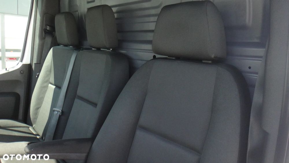 Mercedes-Benz Sprinter - 12