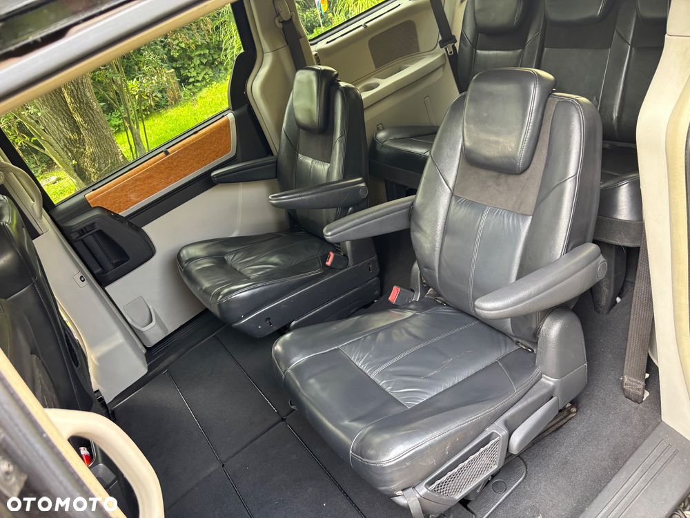 Chrysler Grand Voyager 2.8 CRD Limited - 32