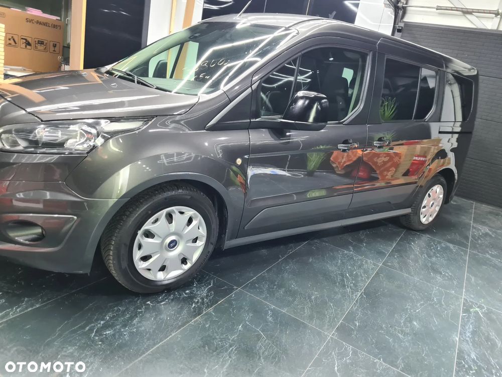 Ford Tourneo Connect Grand - 18