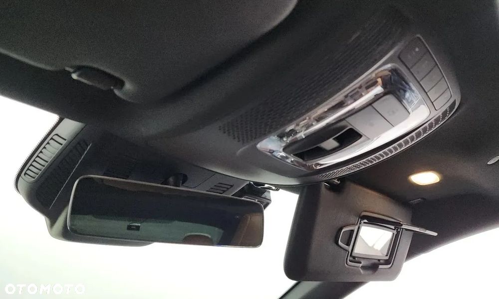 Mercedes-Benz CLA 250 4-Matic Progressive 7G-DCT - 28