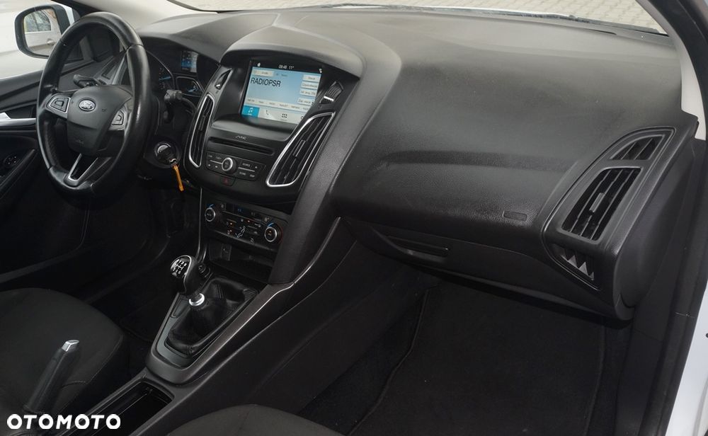 Ford Focus - 32