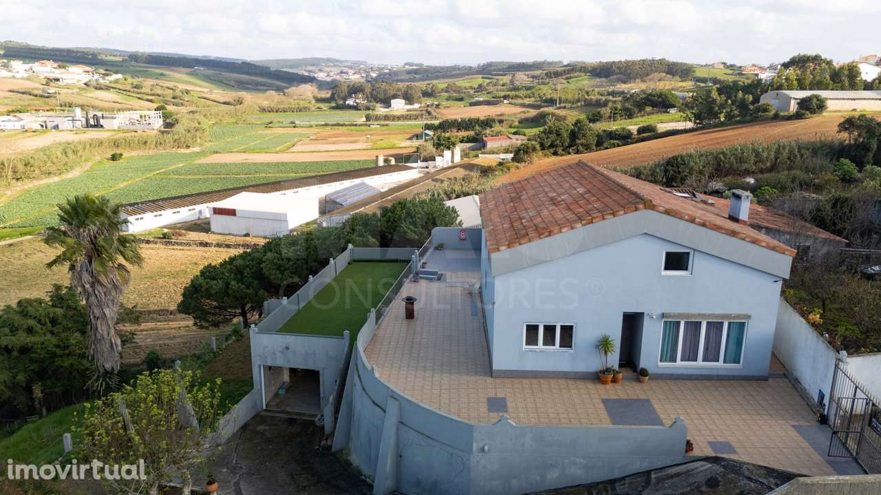 Moradia com duas habitações independentes, terreno e grande potenci... - Grande imagem: 2/49