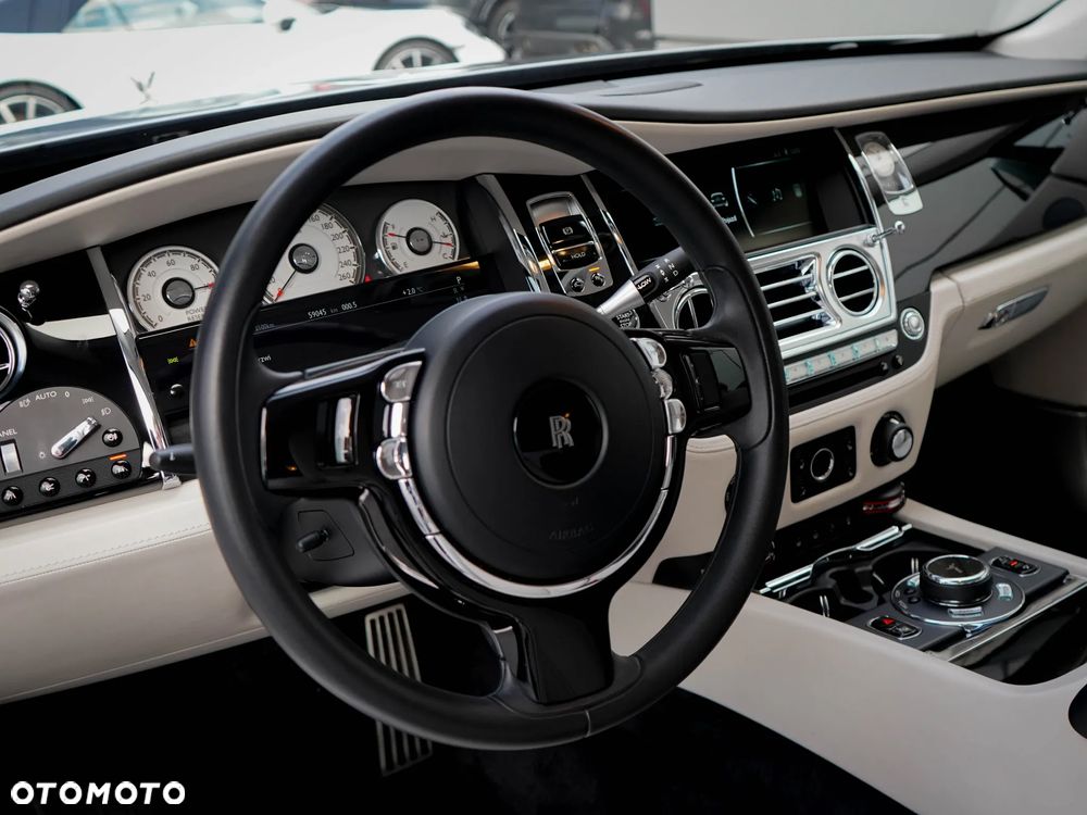 Rolls-Royce Wraith Standard - 14