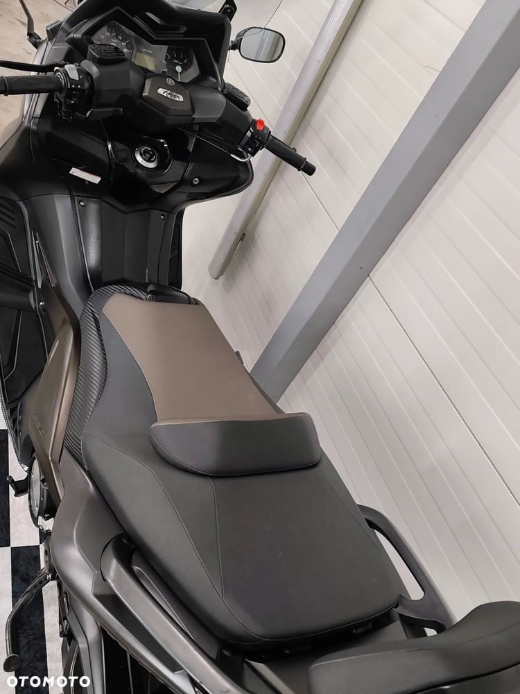 Yamaha Tmax - 7
