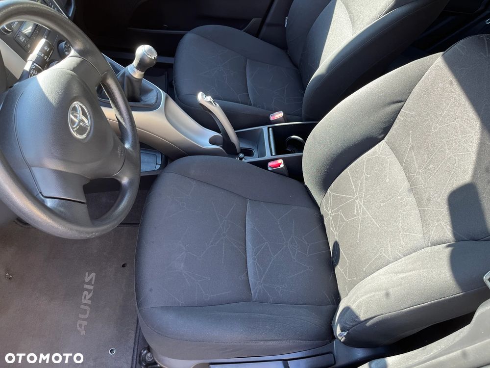 Toyota Auris 1.4 VVT-i - 11