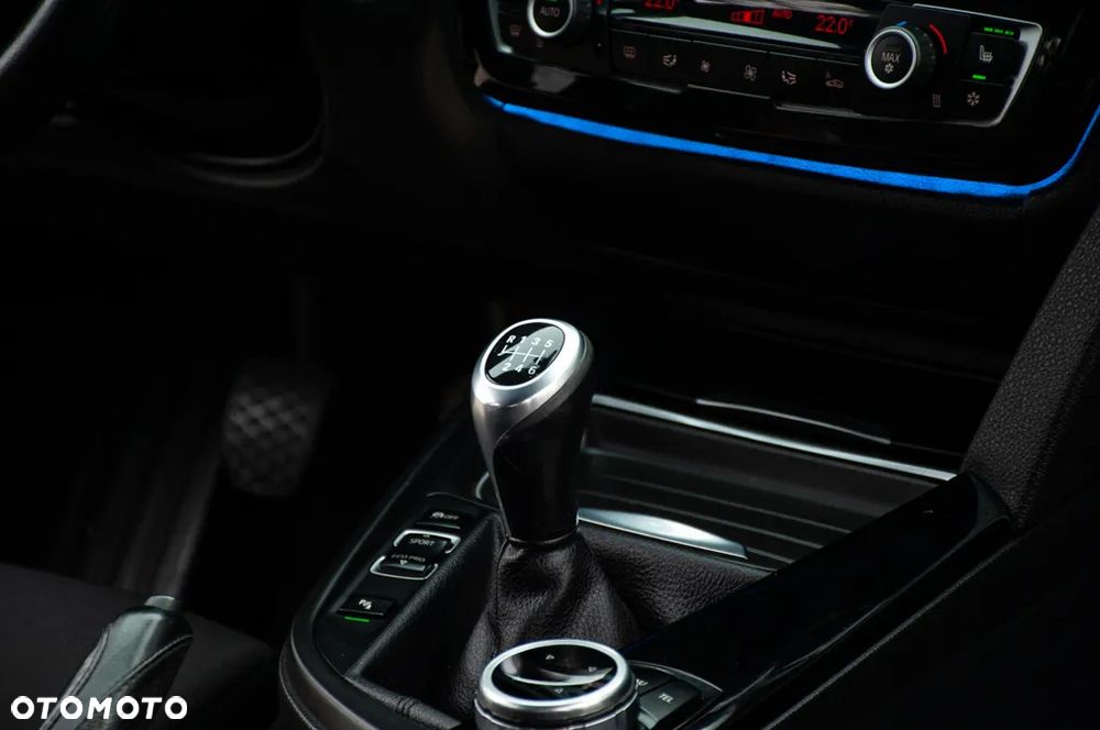 BMW Seria 3 316d Sport Line - 24