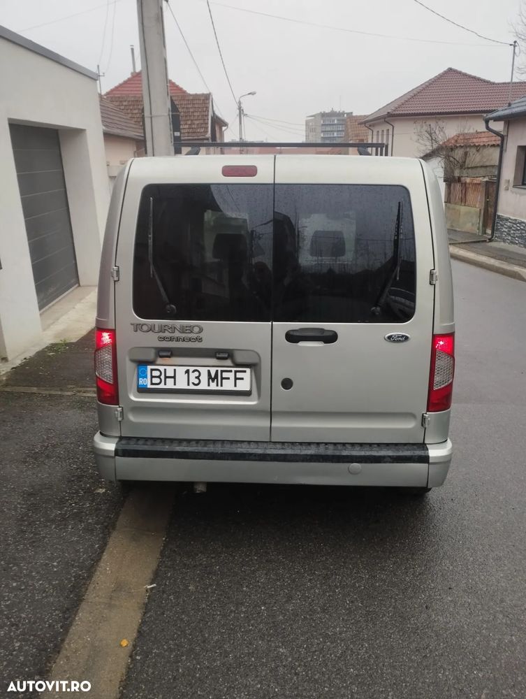 Ford Tourneo Connect - 11