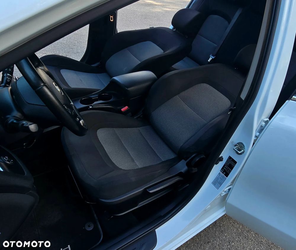 Kia Ceed 1.6 CRDi 136 ISG Dream Team Edition - 33