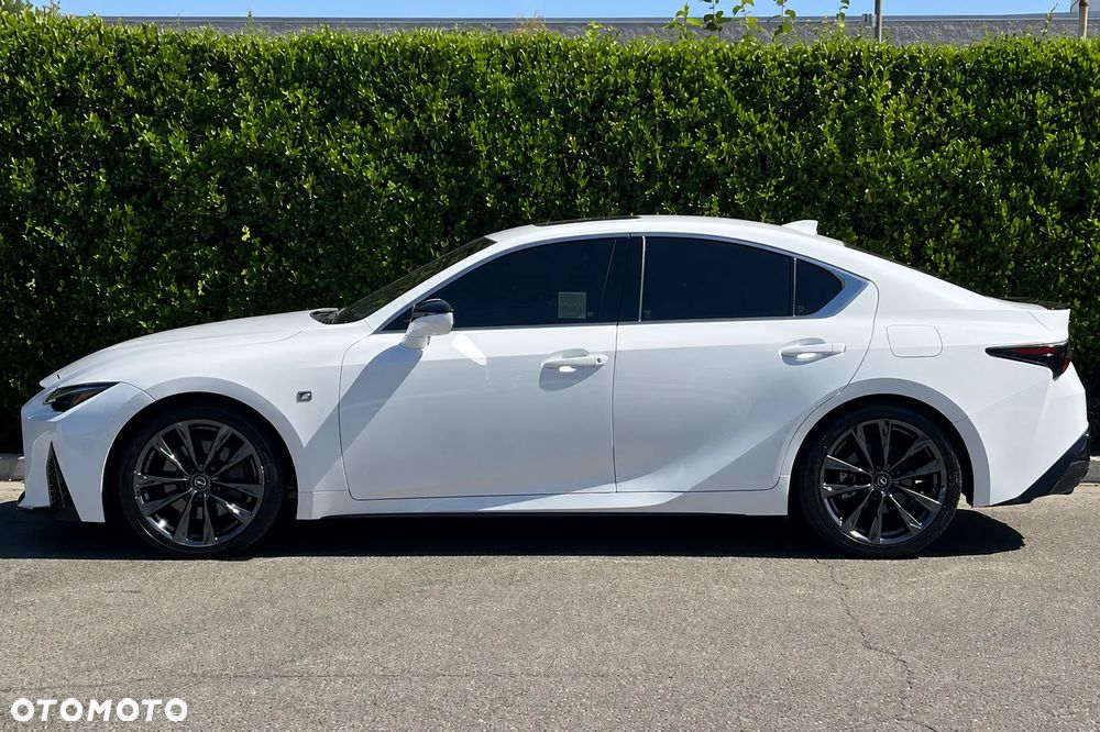 Lexus IS 200t / 300 F Sport - 2