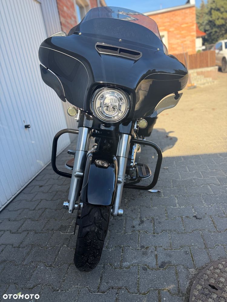 Harley-Davidson Touring Street Glide - 11