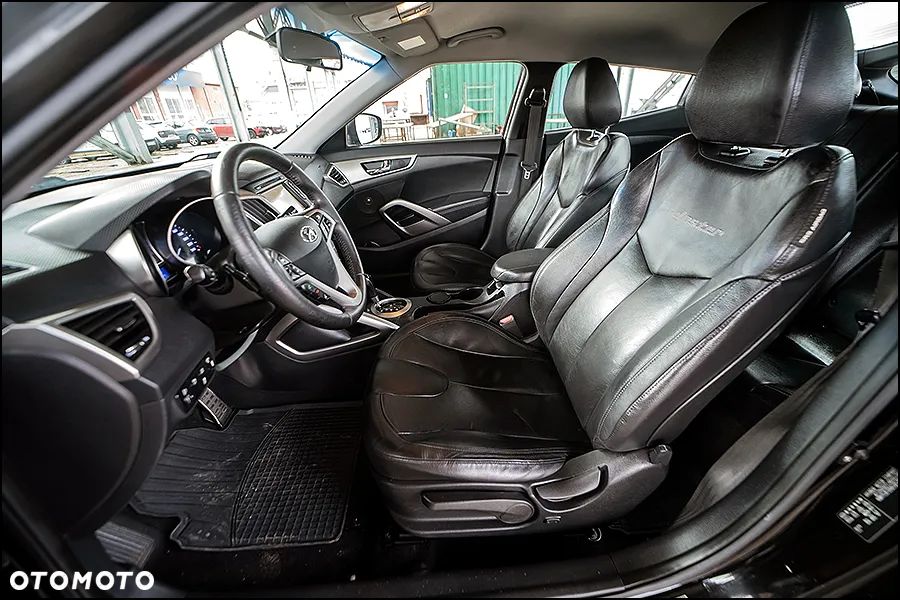 Hyundai Veloster - 32