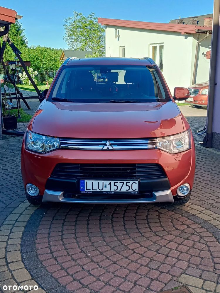 Mitsubishi Outlander Instyle NAVI + - 1