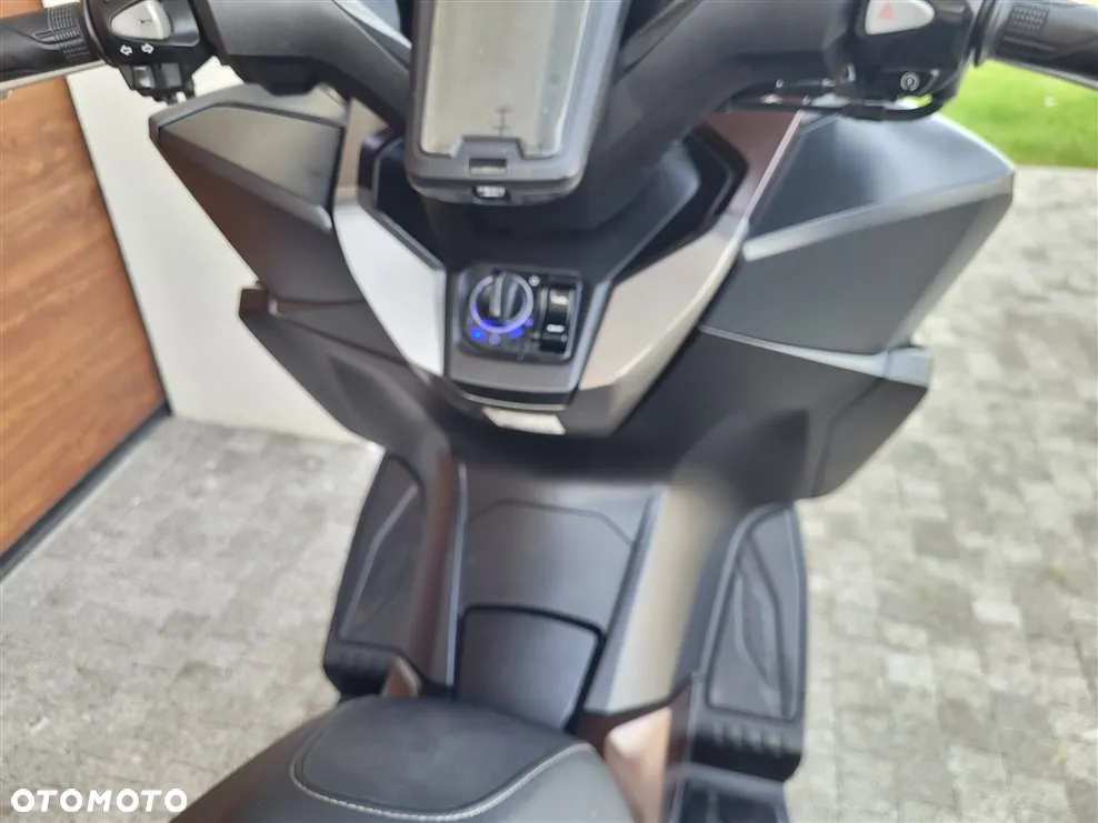 Honda NSS - 11