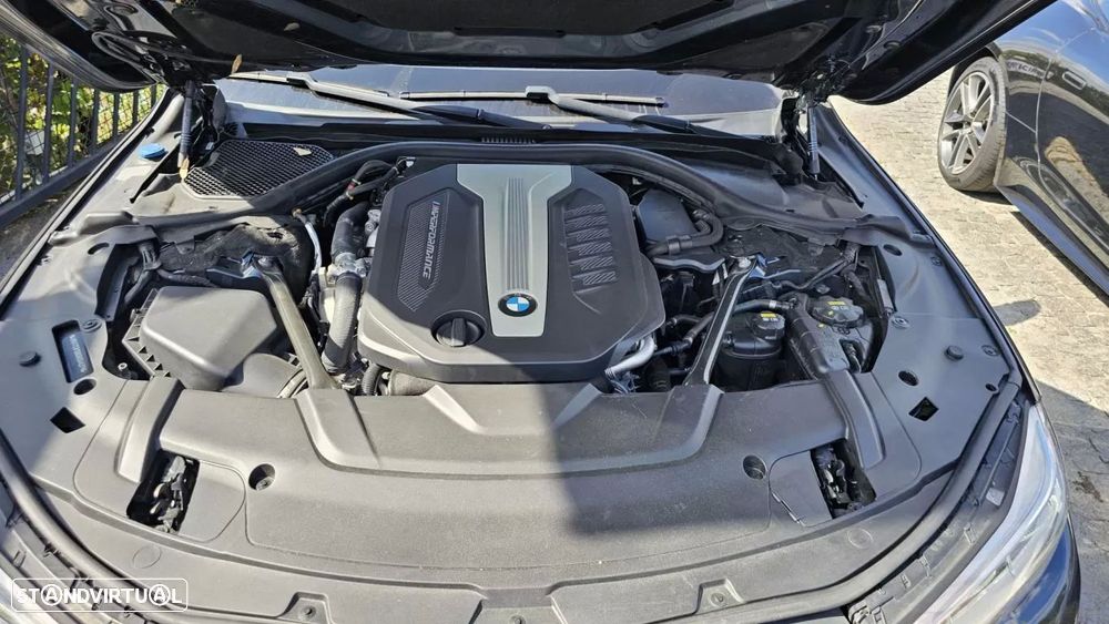 BMW 750 d xDrive Pack M - 14