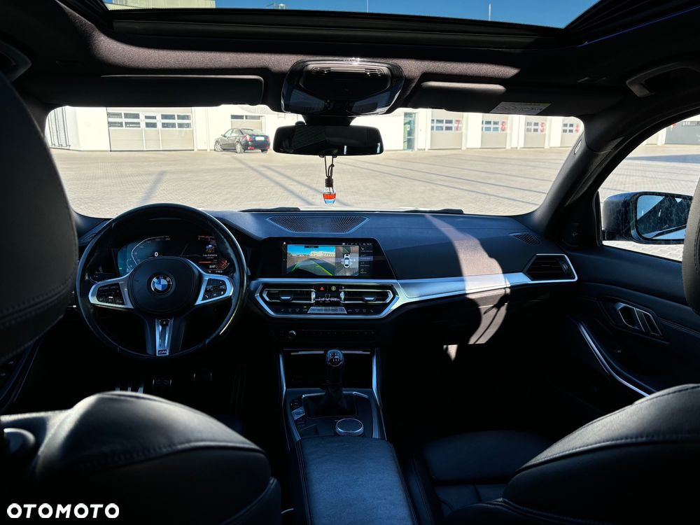 BMW Seria 3 318d M Sport - 17
