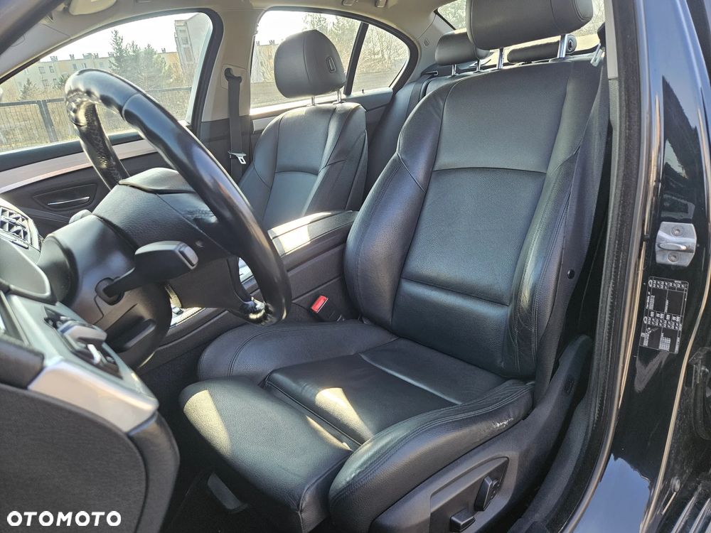 BMW Seria 5 525d xDrive Modern Line - 14
