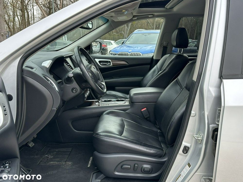 Nissan Pathfinder - 14