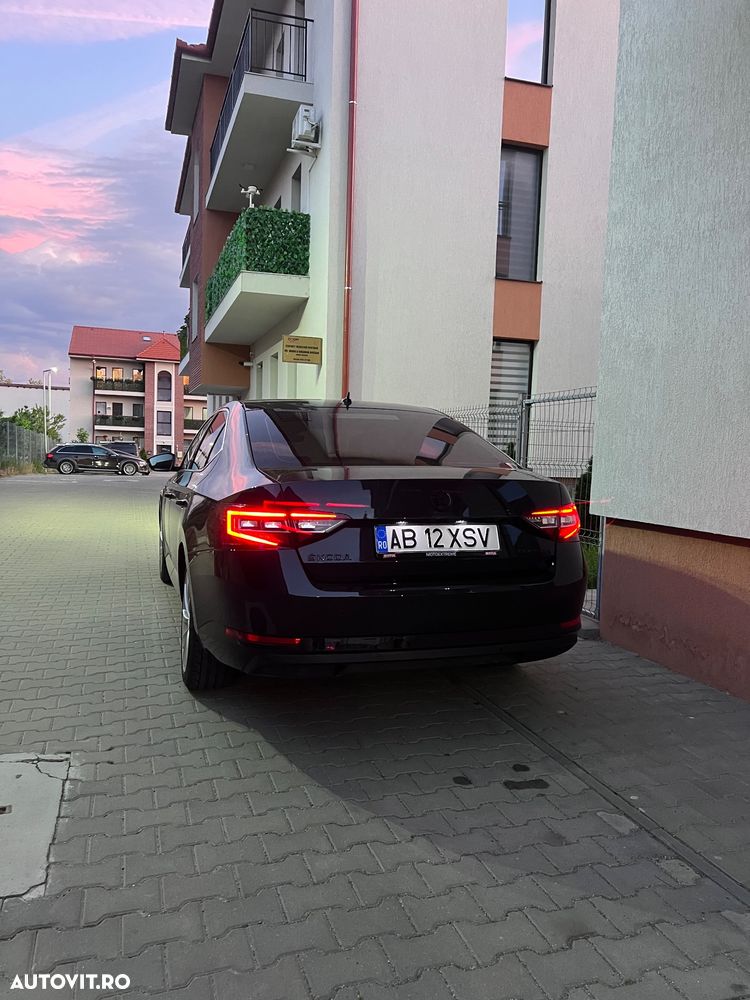 Skoda Superb 2.0 TDI DSG Style - 23
