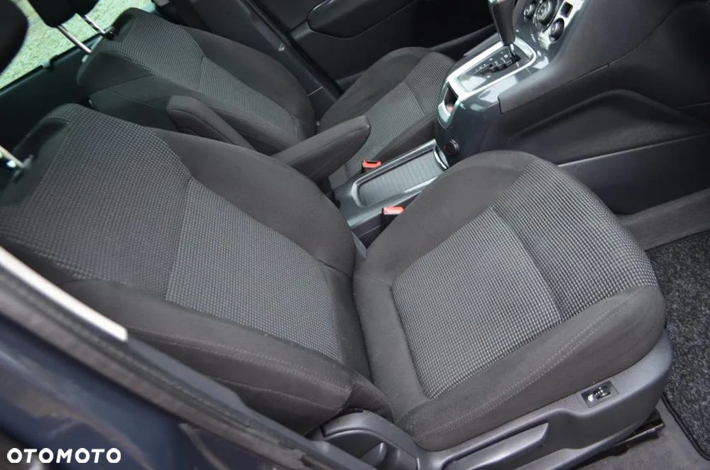 Peugeot 5008 HDI 160 Automatik Active - 20