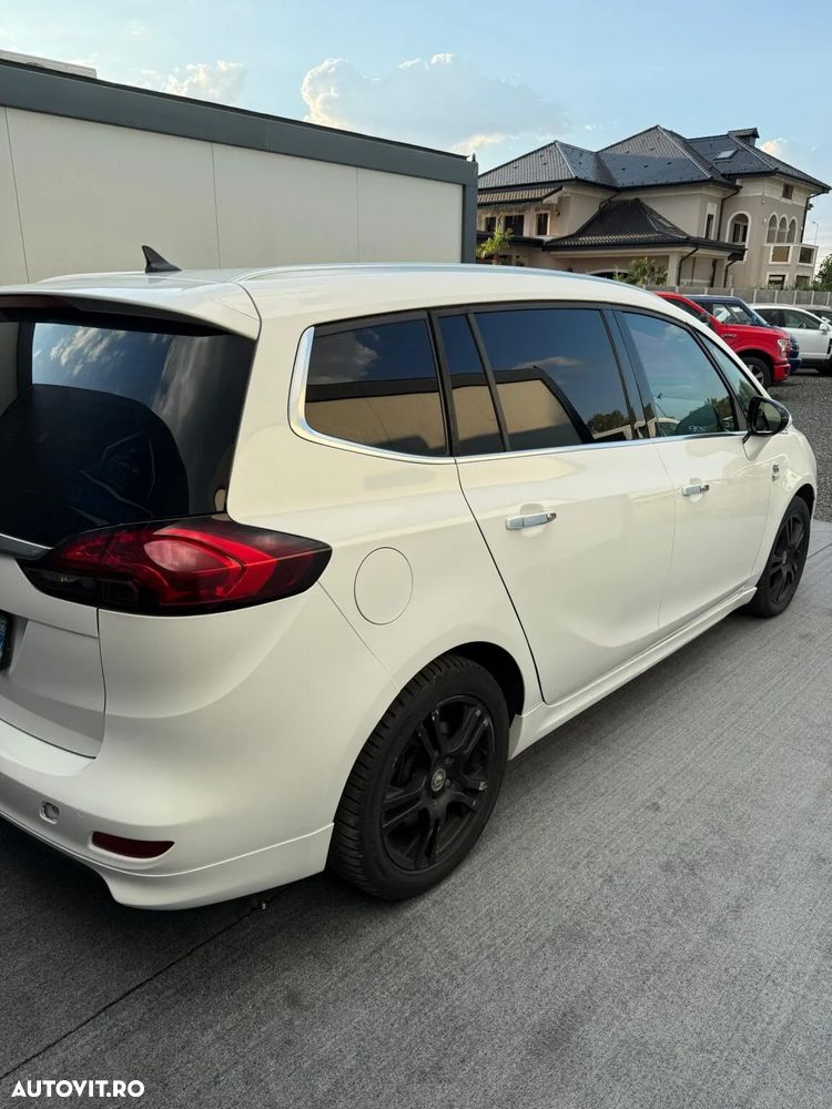 Opel Zafira Tourer 2.0 CDTI ECOTEC Cosmo Aut. - 2