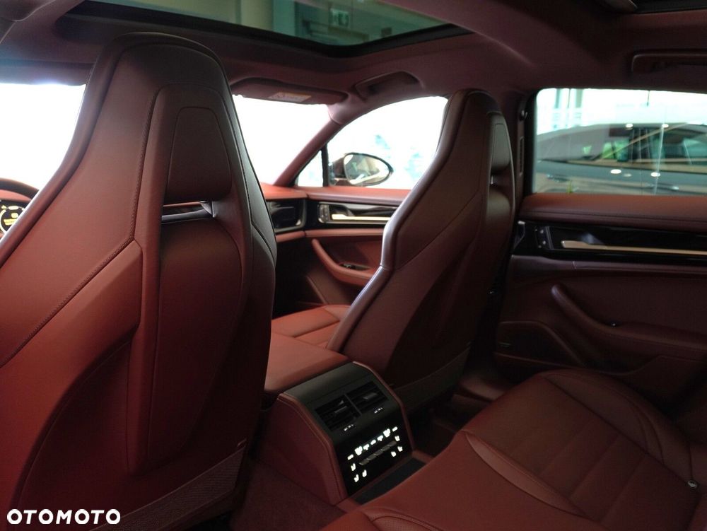 Porsche Panamera 4 - 34