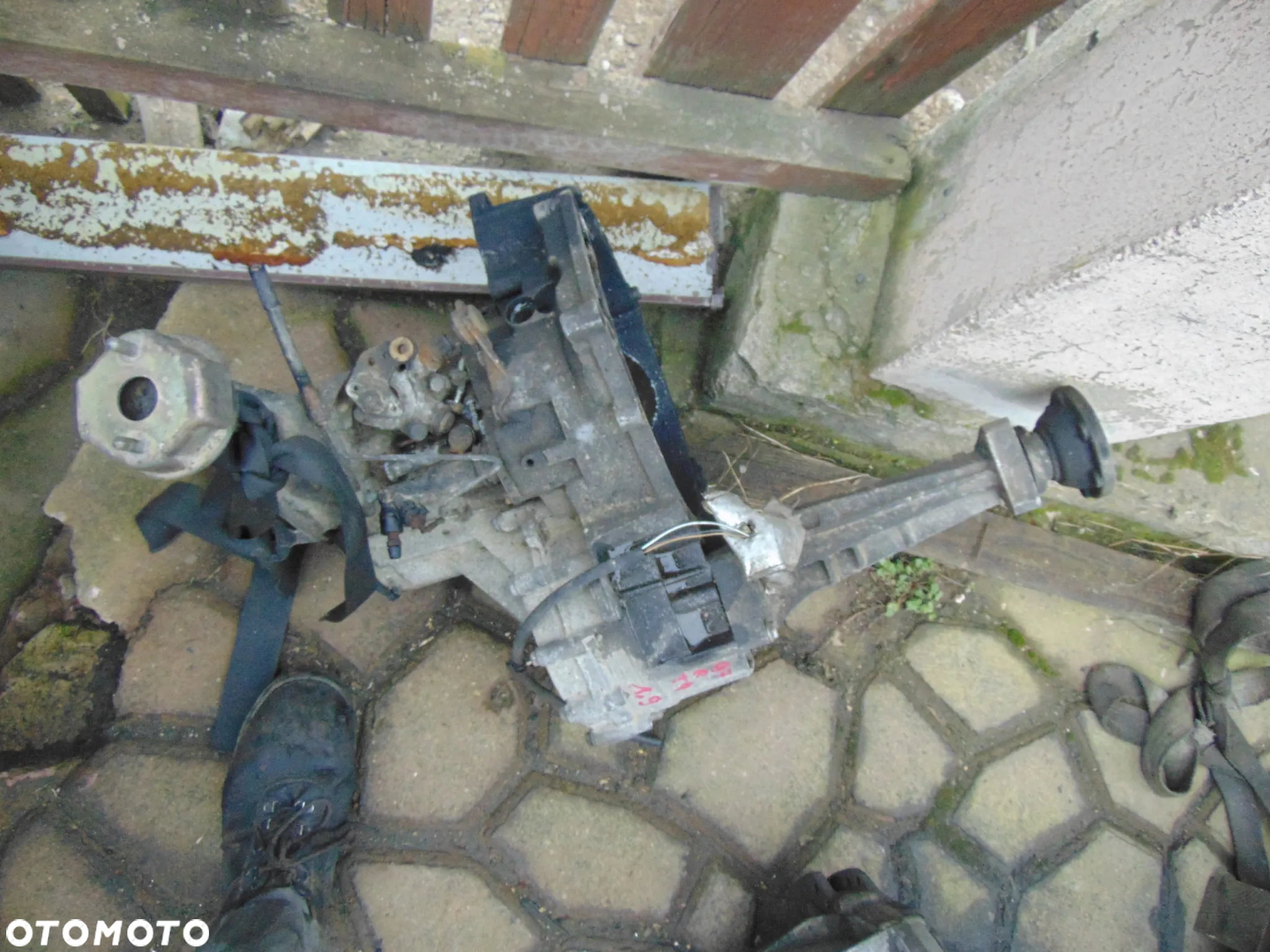 Skrzynia biegów VW t4 1,9 TD po 97 roku łapa od dołu - 2