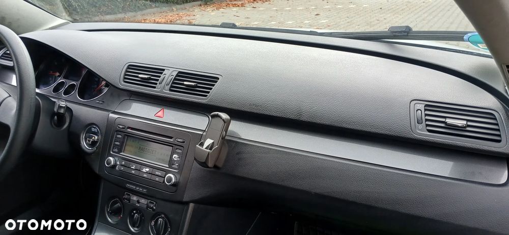 Volkswagen Passat - 11