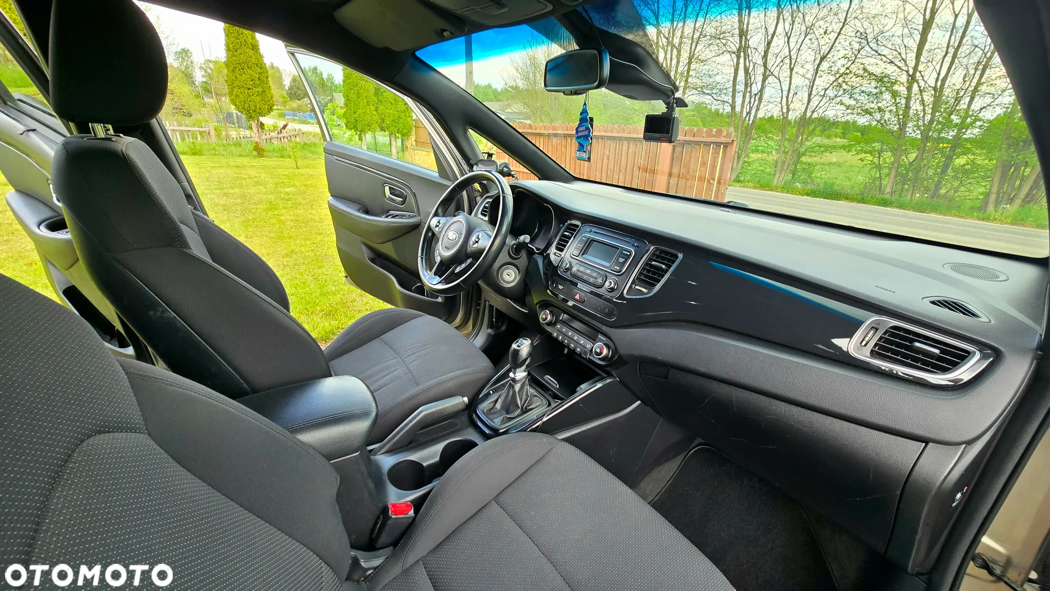 Kia Carens 1.7 CRDi L 7os - 12