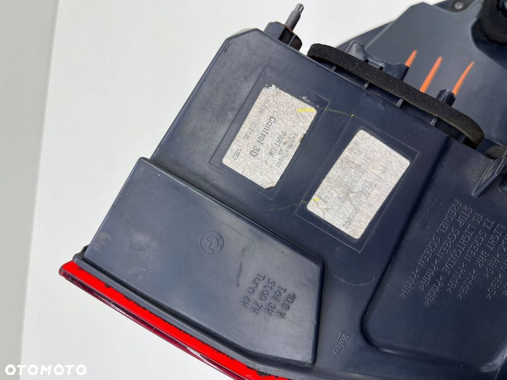 BMW 5 F11 PRAWA LAMPA TYŁ W BŁOTNIK LED 7203234 - 6