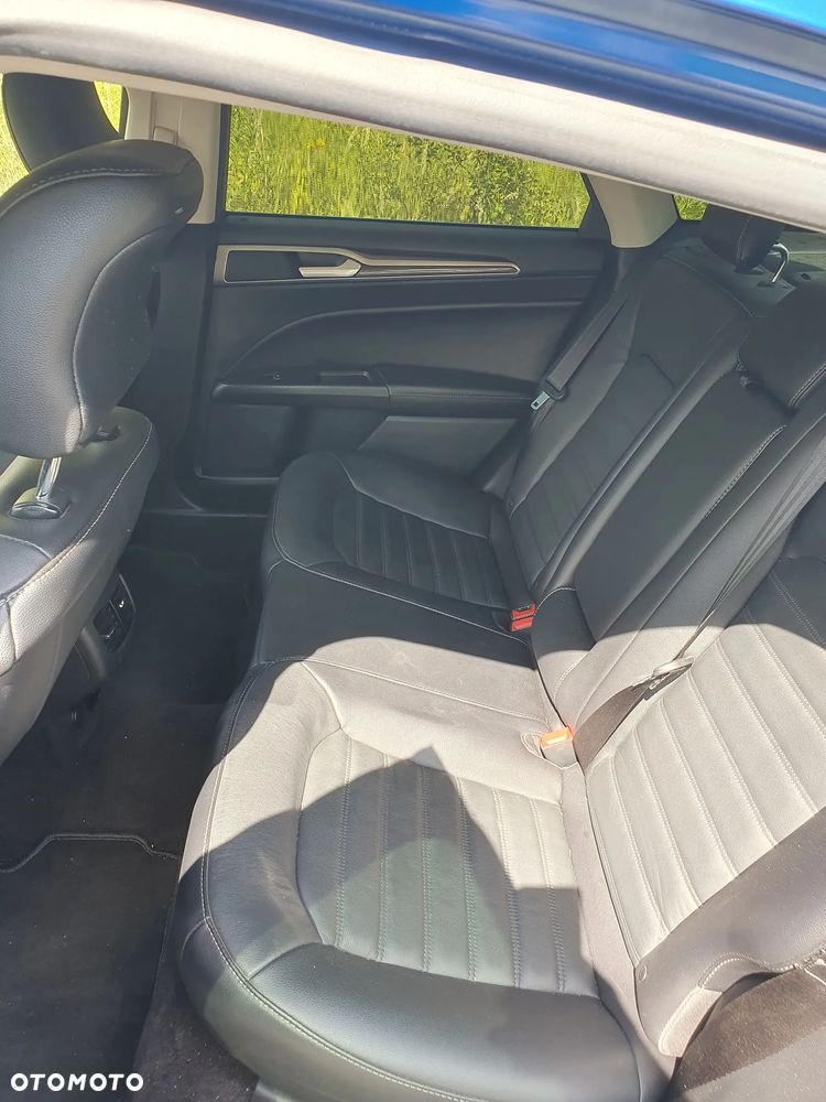 Ford Fusion - 9
