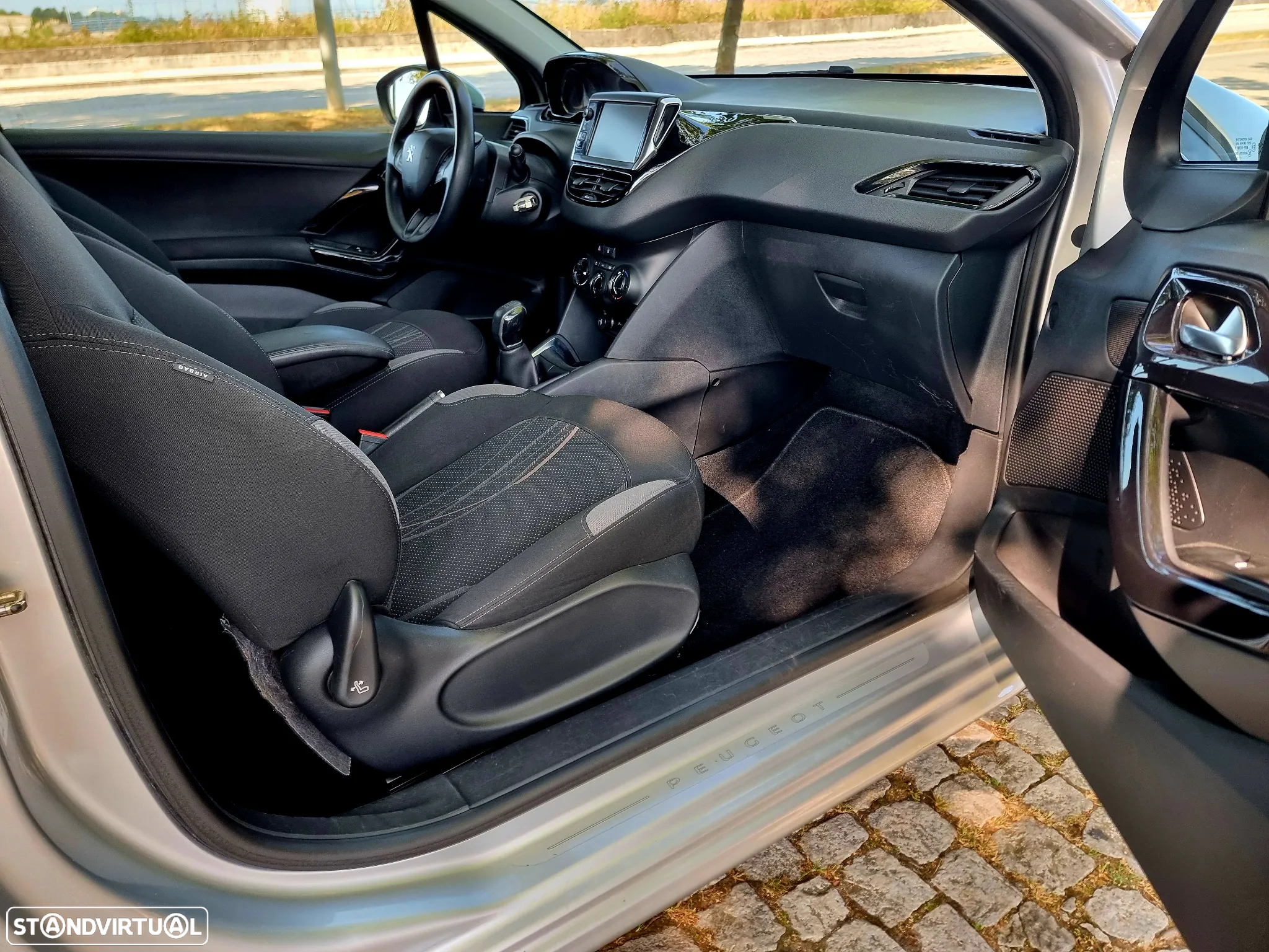 Peugeot 208 1.4 VTi Allure - 6