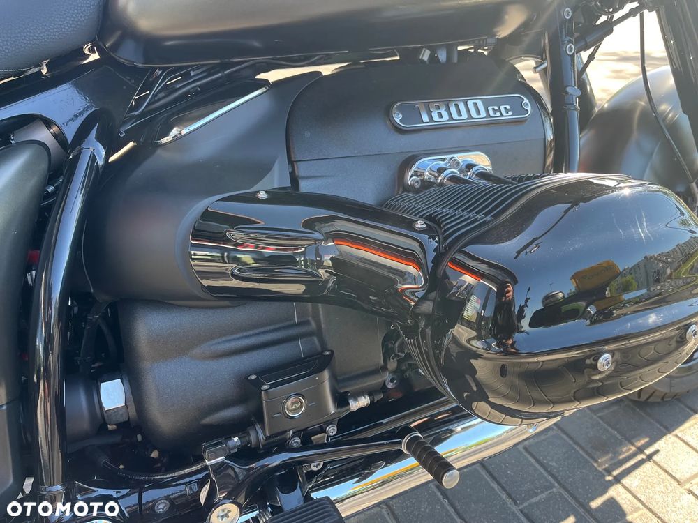 BMW R - 8