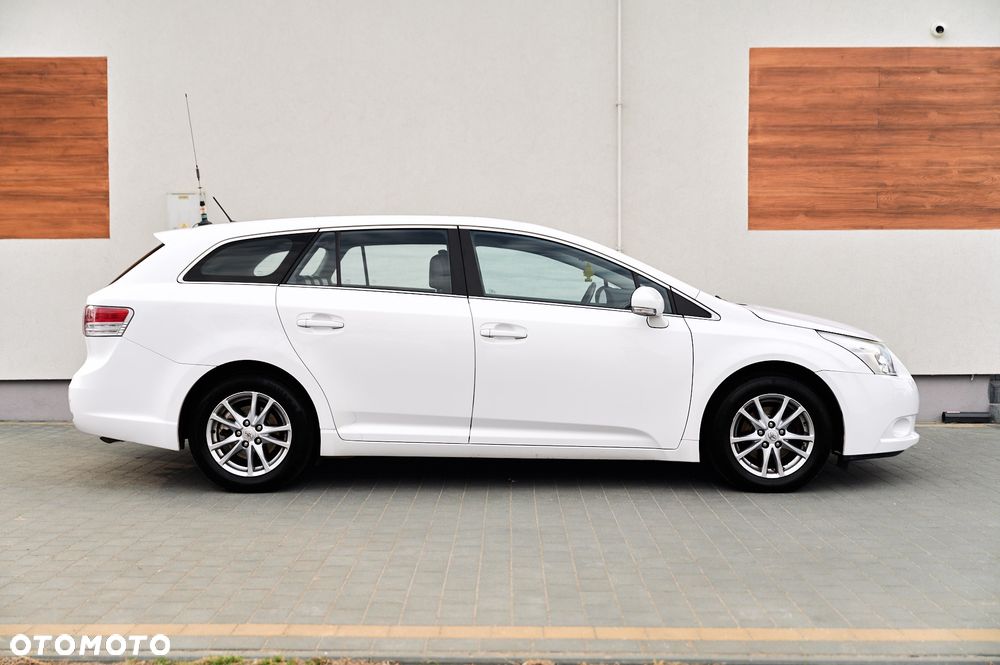 Toyota Avensis 2.0 D-4D Executive - 16