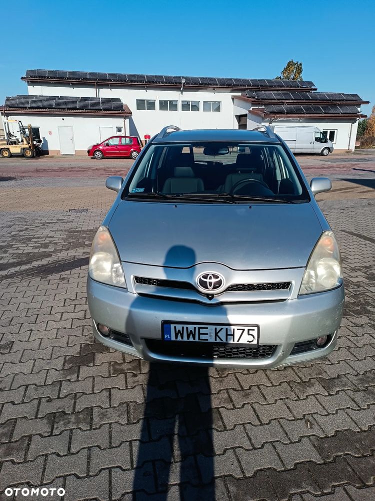 Toyota Corolla Verso - 4